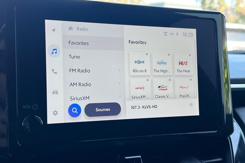 Toyota Corolla Vehicle Full-screen Gallery Image 17