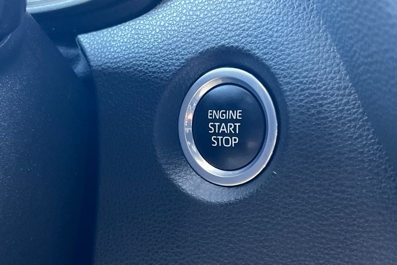 Toyota Corolla Vehicle Full-screen Gallery Image 21