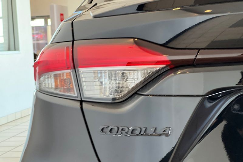 Toyota Corolla Vehicle Full-screen Gallery Image 26