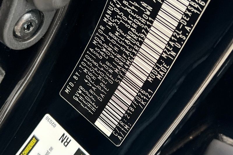 Toyota Corolla Vehicle Full-screen Gallery Image 27