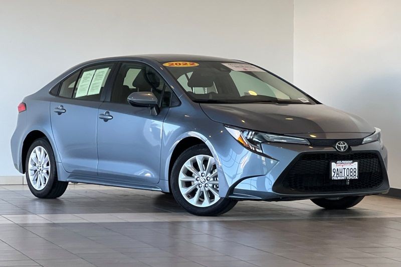 Toyota Corolla Vehicle Full-screen Gallery Image 02