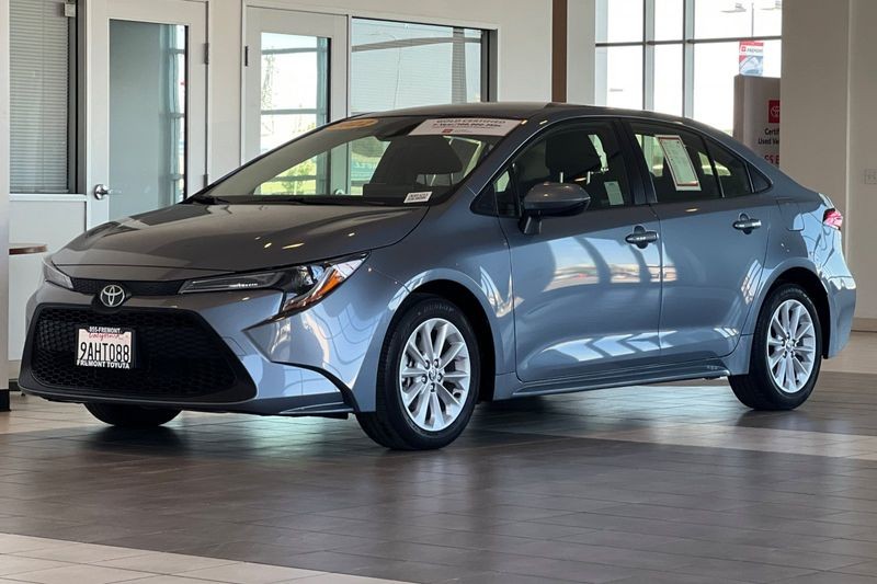 Toyota Corolla Vehicle Full-screen Gallery Image 08