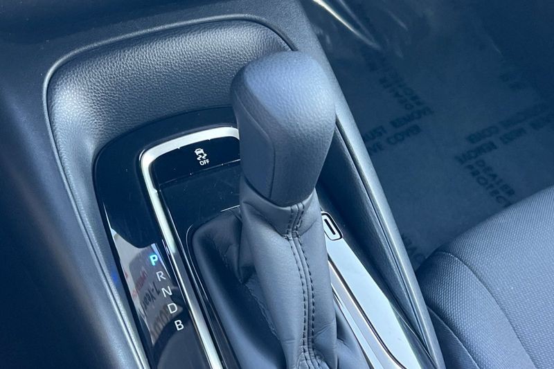 Toyota Corolla Vehicle Full-screen Gallery Image 20