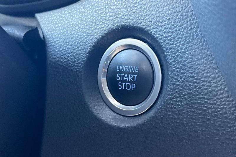 Toyota Corolla Vehicle Full-screen Gallery Image 21