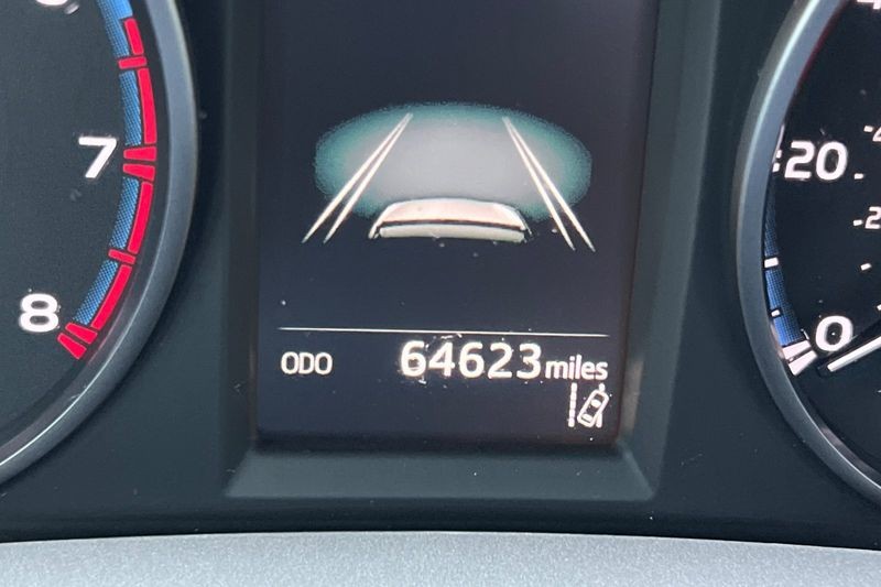 Toyota RAV4 Vehicle Full-screen Gallery Image 24