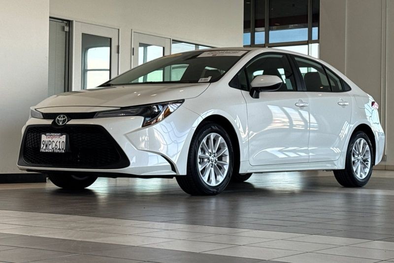 Toyota Corolla Vehicle Full-screen Gallery Image 08