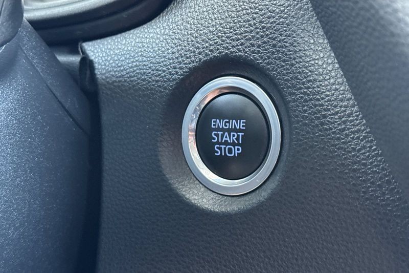 Toyota Corolla Vehicle Full-screen Gallery Image 21