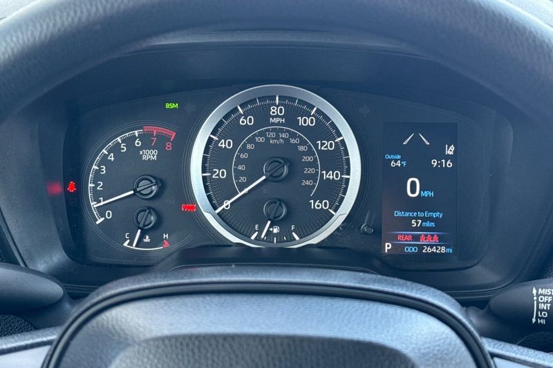 Toyota Corolla Vehicle Full-screen Gallery Image 23