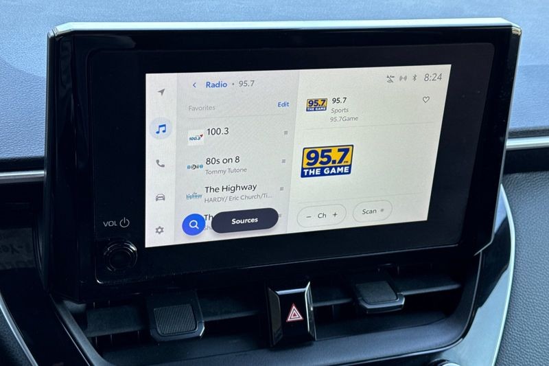 Toyota Corolla Vehicle Full-screen Gallery Image 17