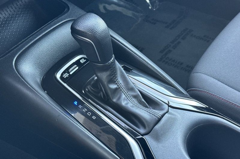 Toyota Corolla Vehicle Full-screen Gallery Image 20