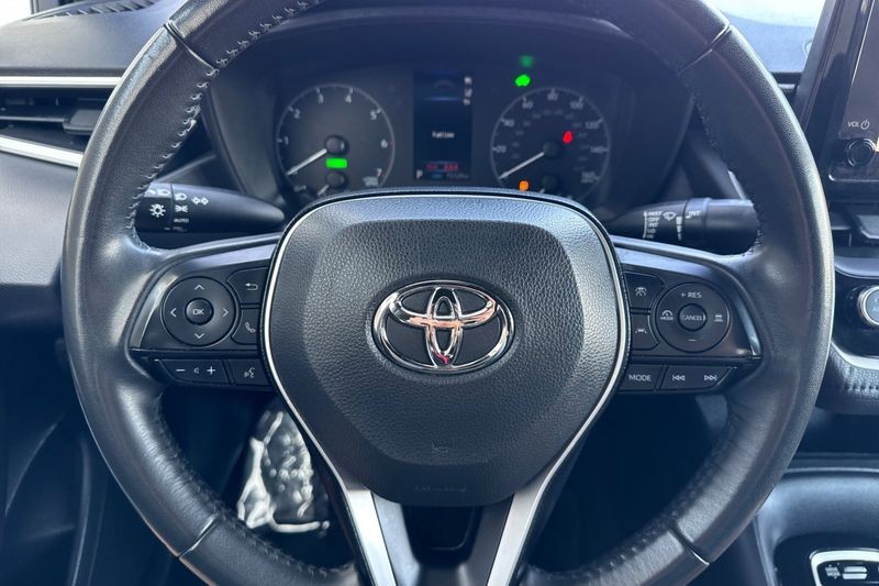 Toyota Corolla Vehicle Full-screen Gallery Image 22