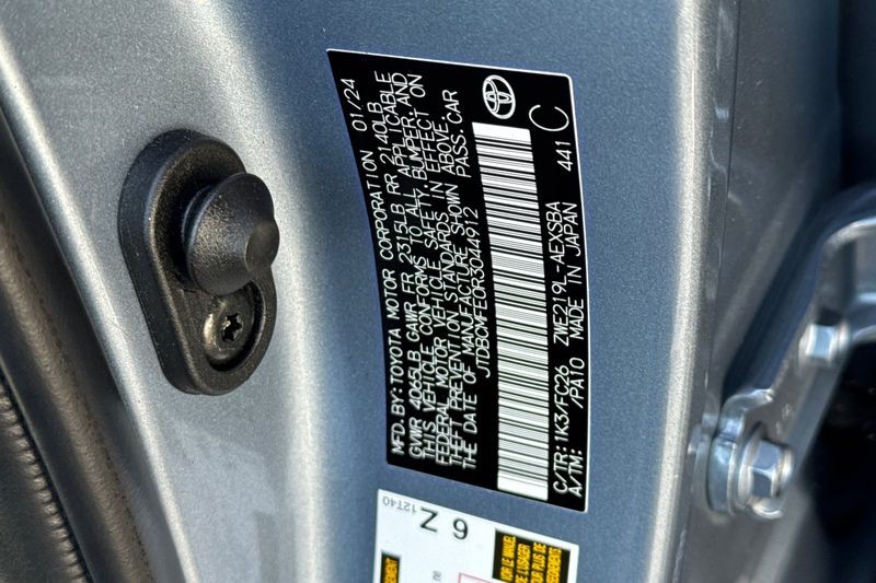 Toyota Corolla Vehicle Full-screen Gallery Image 28