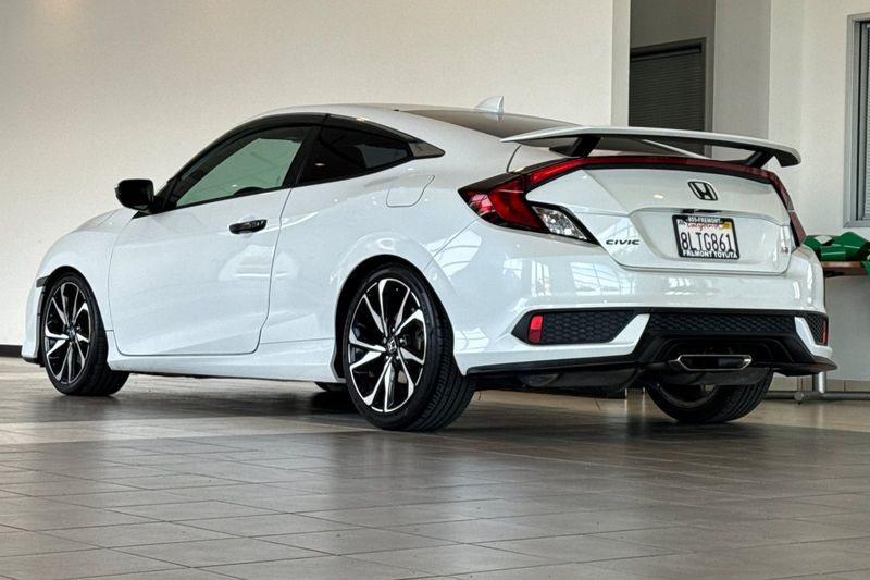 Honda Civic Si Coupe Vehicle Full-screen Gallery Image 06