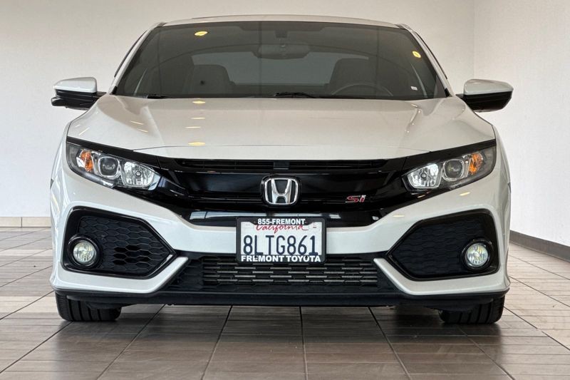 Honda Civic Si Coupe Vehicle Full-screen Gallery Image 09