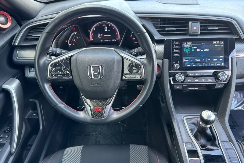 Honda Civic Si Coupe Vehicle Full-screen Gallery Image 14