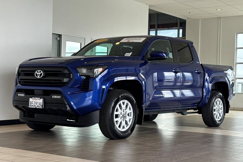 Toyota Tacoma 4WD Vehicle Full-screen Gallery Image 08