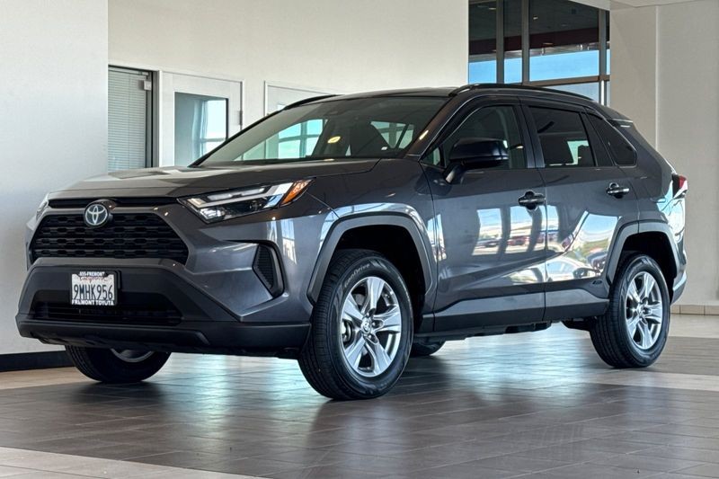 Toyota RAV4 Vehicle Full-screen Gallery Image 08