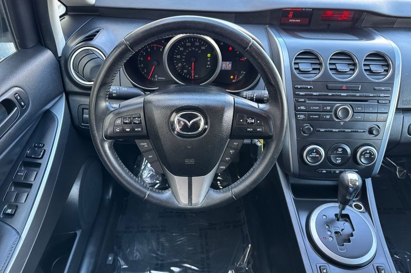 Mazda CX-7 Vehicle Full-screen Gallery Image 14
