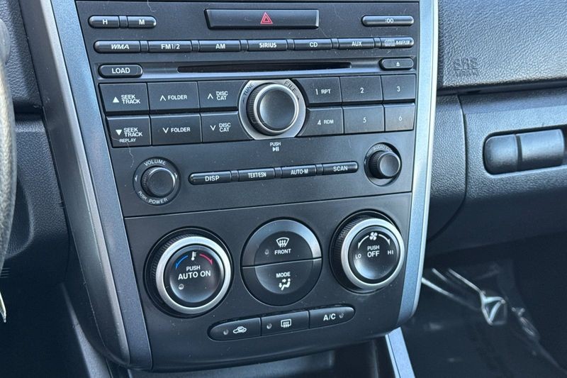 Mazda CX-7 Vehicle Full-screen Gallery Image 20