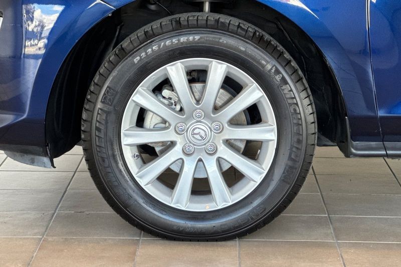 Mazda CX-7 Vehicle Full-screen Gallery Image 25