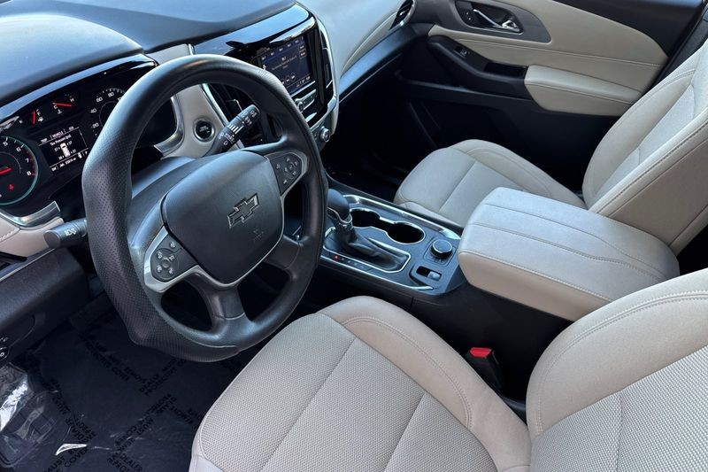 Chevrolet Traverse Vehicle Full-screen Gallery Image 10