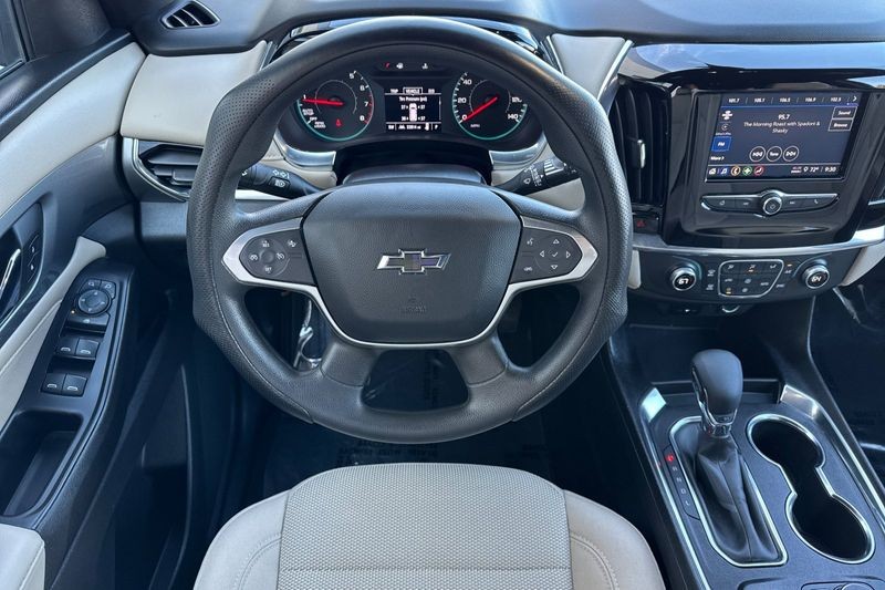 Chevrolet Traverse Vehicle Full-screen Gallery Image 14