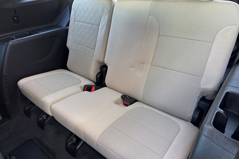 Chevrolet Traverse Vehicle Full-screen Gallery Image 15