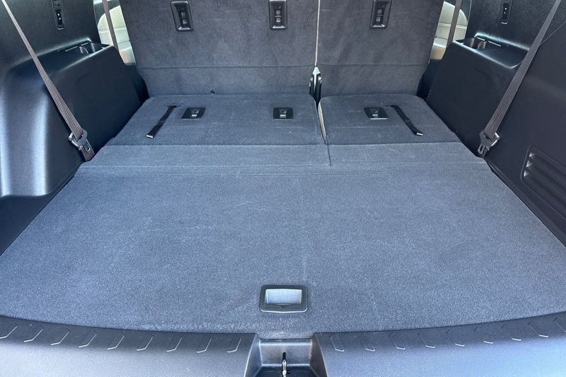 Chevrolet Traverse Vehicle Full-screen Gallery Image 16