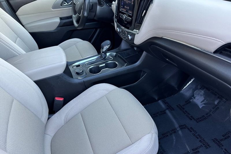 Chevrolet Traverse Vehicle Full-screen Gallery Image 17