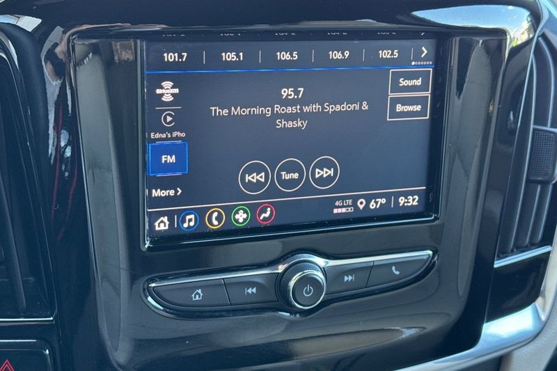 Chevrolet Traverse Vehicle Full-screen Gallery Image 19