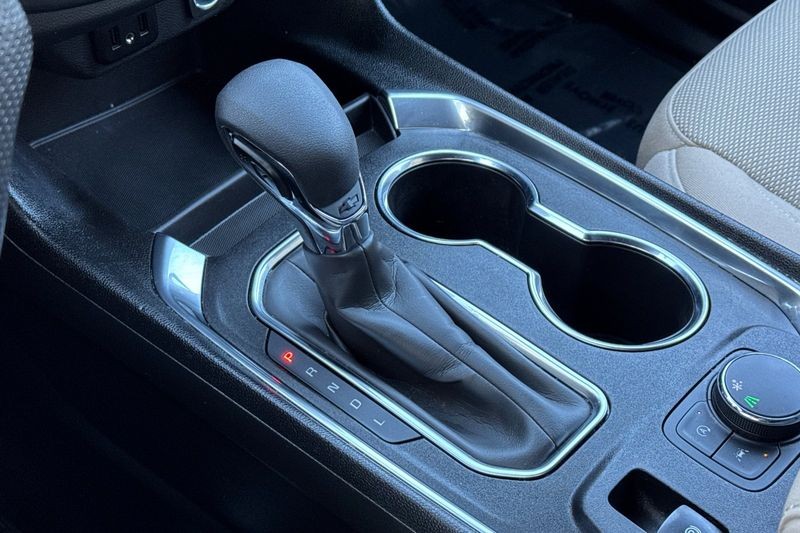 Chevrolet Traverse Vehicle Full-screen Gallery Image 22