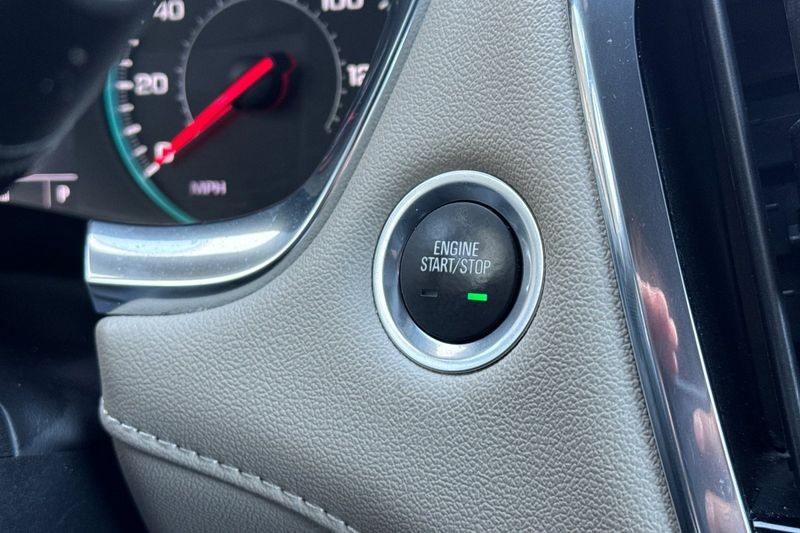 Chevrolet Traverse Vehicle Full-screen Gallery Image 23