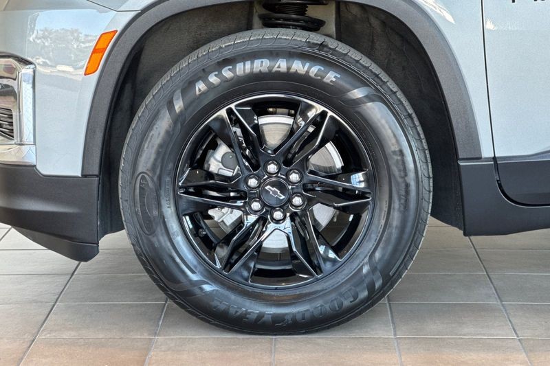 Chevrolet Traverse Vehicle Full-screen Gallery Image 27