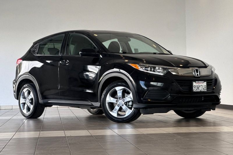 Honda HR-V Vehicle Full-screen Gallery Image 02