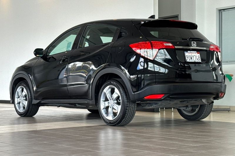 Honda HR-V Vehicle Full-screen Gallery Image 06