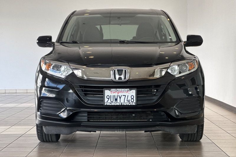 Honda HR-V Vehicle Full-screen Gallery Image 09