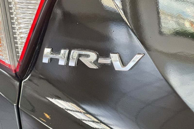 Honda HR-V Vehicle Full-screen Gallery Image 26