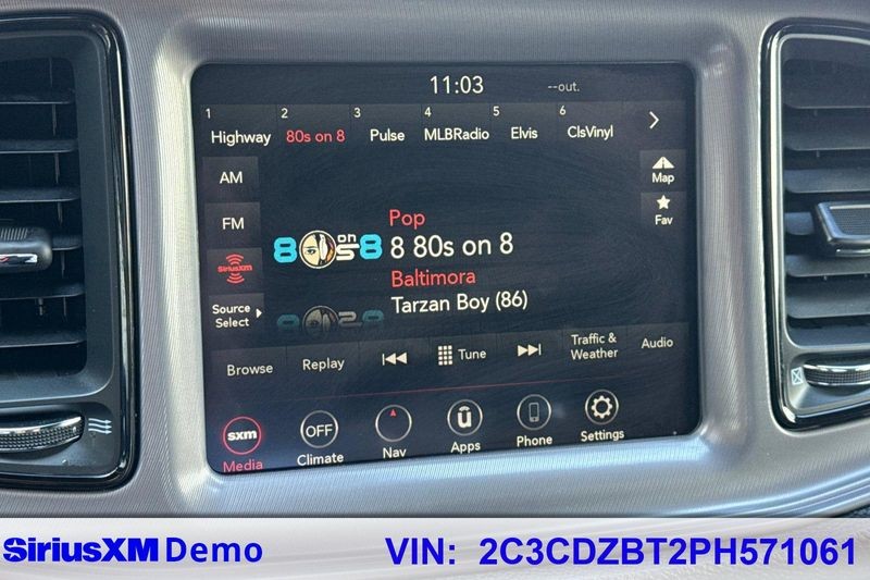 Dodge Challenger Vehicle Full-screen Gallery Image 28