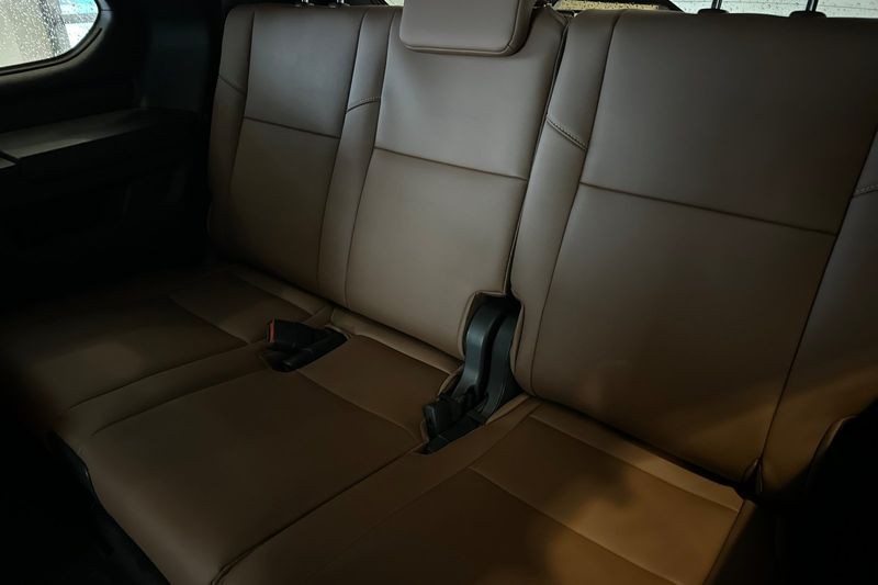 Toyota Sequoia Vehicle Full-screen Gallery Image 13