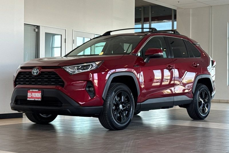 Toyota RAV4 Hybrid Vehicle Full-screen Gallery Image 08