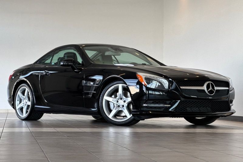 Mercedes-Benz SL-Class Vehicle Full-screen Gallery Image 10