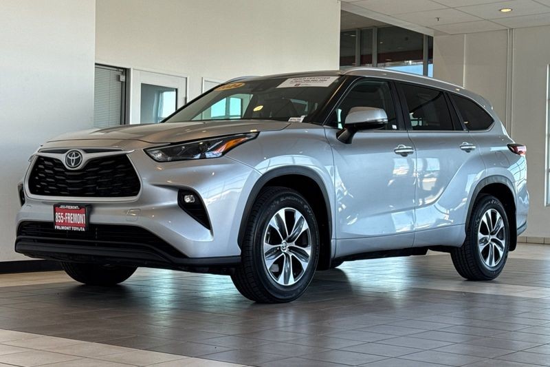 Toyota Highlander Vehicle Full-screen Gallery Image 08