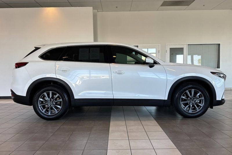 Mazda CX-9 Vehicle Full-screen Gallery Image 03