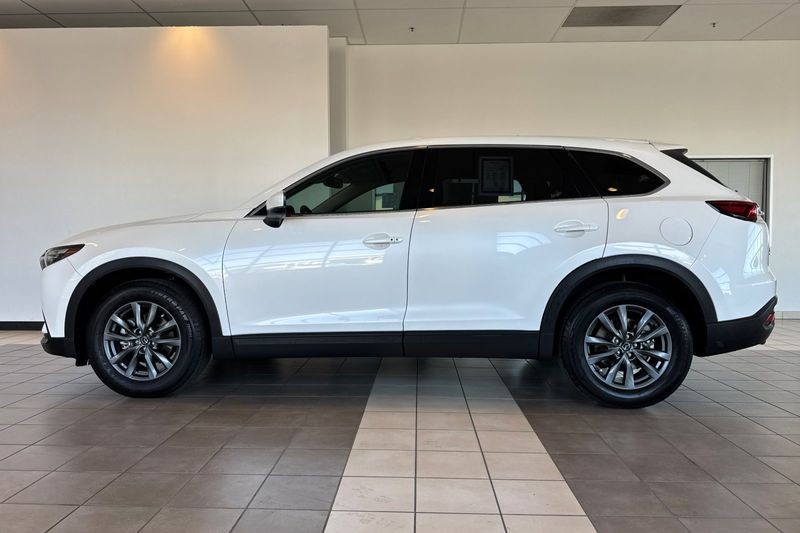 Mazda CX-9 Vehicle Full-screen Gallery Image 07