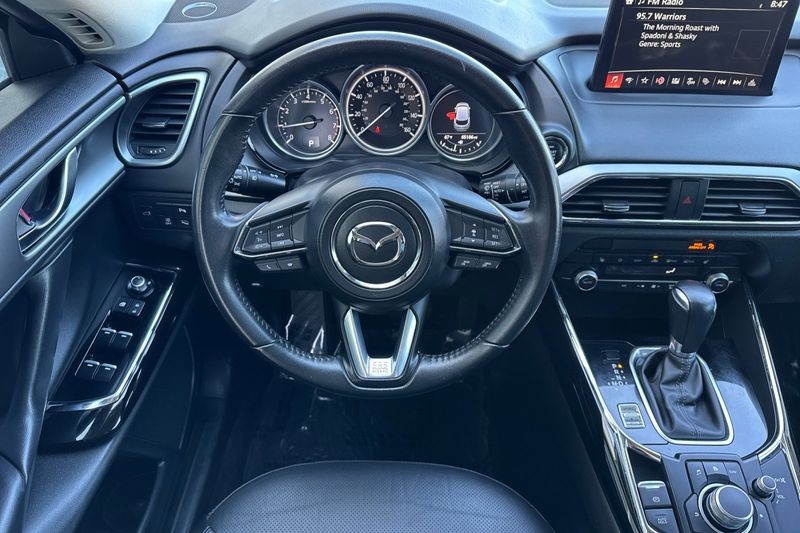 Mazda CX-9 Vehicle Full-screen Gallery Image 14