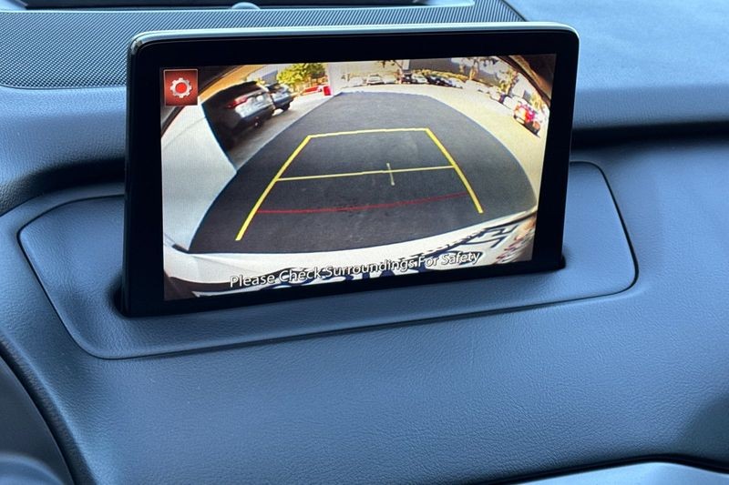Mazda CX-9 Vehicle Full-screen Gallery Image 20