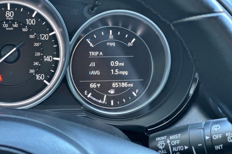 Mazda CX-9 Vehicle Full-screen Gallery Image 26