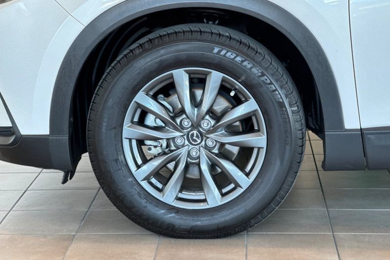 Mazda CX-9 Vehicle Full-screen Gallery Image 27