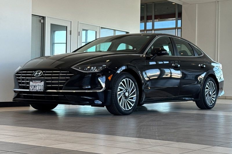 Hyundai Sonata Hybrid Vehicle Full-screen Gallery Image 08