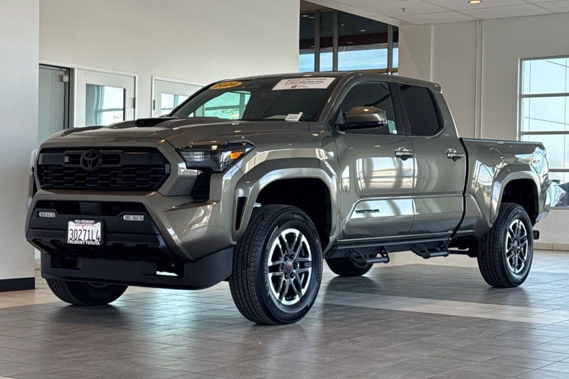 Toyota Tacoma 4WD Vehicle Full-screen Gallery Image 08